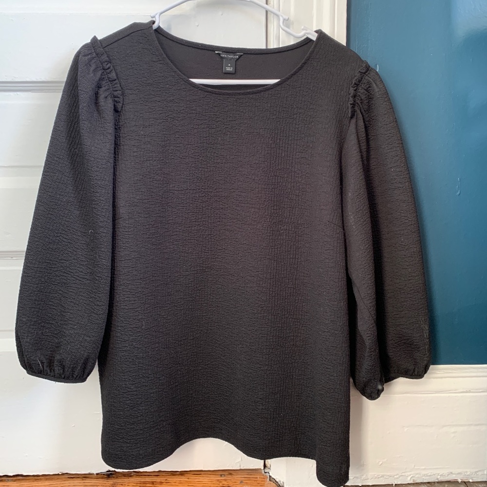 Ann Taylor puffy sleeved blouse